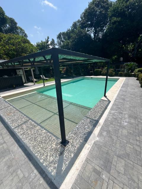 Aquí con pérgola y andador, todo el vaso va en chukum.
